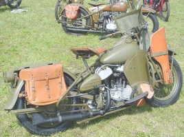 H.D. I. 1942 WLA na motocyklu